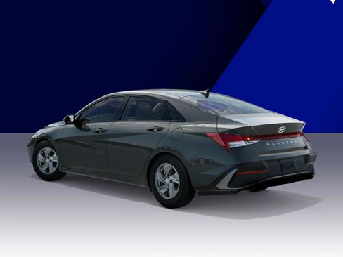 New 2026 Hyundai Elantra SE FWD image 5