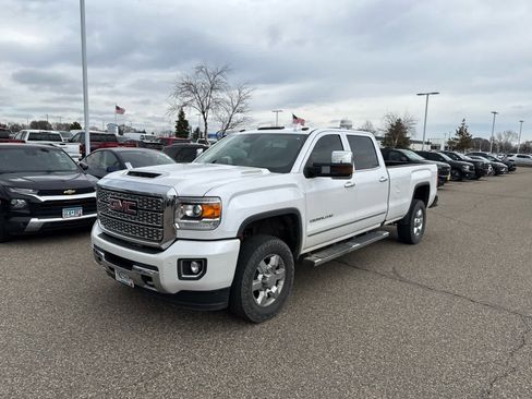 Used 2019 GMC Sierra 3500 Denali w/ Duramax Plus Package image 2