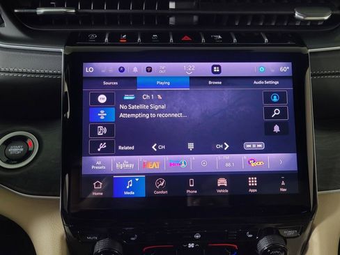 New 2025 Jeep Grand Cherokee Limited image 22