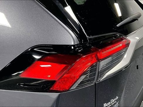 Used 2022 Toyota RAV4 Limited AWD/4WD image 22