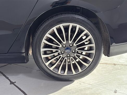 Used 2017 Ford Fusion SE image 23