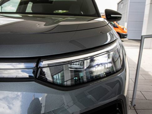 New 2026 Volkswagen Tiguan SE R-Line FWD image 7