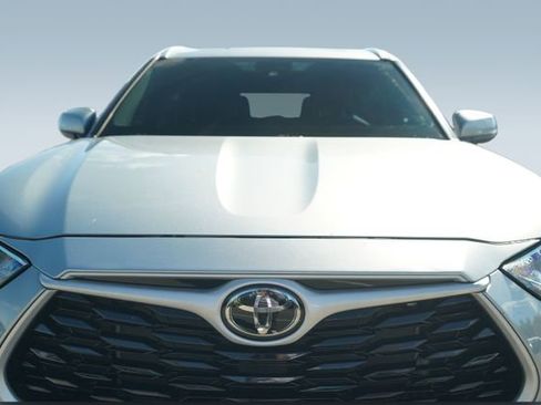 Used 2022 Toyota Highlander XLE image 38