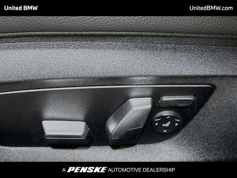 Used 2018 BMW 540i w/ M Sport Package RWD image 4