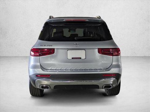 Used 2026 Mercedes-Benz GLB 250 image 9