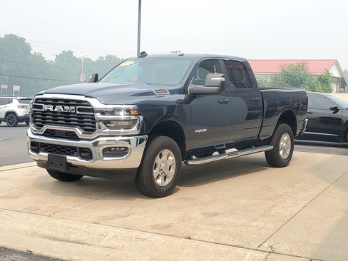 Used 2026 RAM 2500 Big Horn AWD/4WD image 2