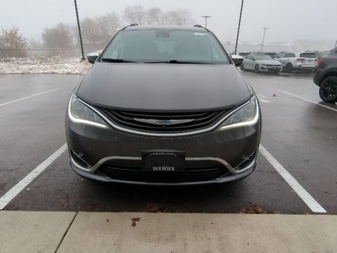 Used 2019 Chrysler Pacifica Limited w/ Advanced Safetytec Group image 12