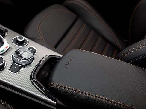 New 2025 Alfa Romeo Stelvio Sprint image 23