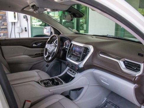 Used 2023 GMC Acadia SLT image 18