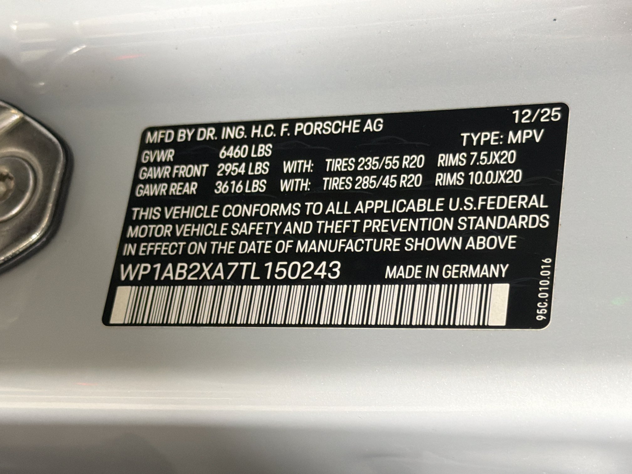 Certified 2026 Porsche Macan 4S Electric AWD/4WD image 44