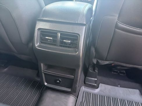 Used 2023 Ford Edge SEL w/ Cold Weather Package image 17