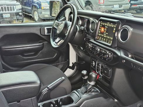 Used 2023 Jeep Wrangler Unlimited Rubicon 4xe w/ Steel Bumper Group image 11