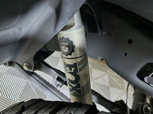 Used 2020 Jeep Gladiator Overland image 40