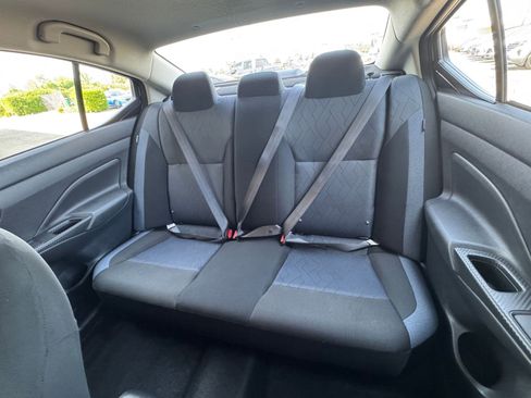 Used 2025 Nissan Versa SV image 39