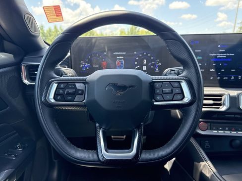 Used 2025 Ford Mustang GT Premium RWD image 15