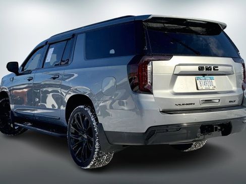 Used 2023 GMC Yukon XL SLT image 10