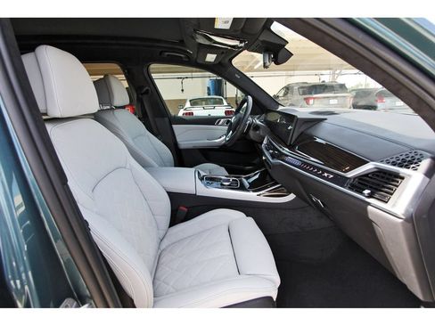 Used 2024 BMW X7 xDrive40i w/ Climate Comfort Package AWD/4WD image 26