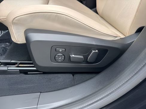 Used 2025 BMW X3 xDrive30i AWD/4WD image 10