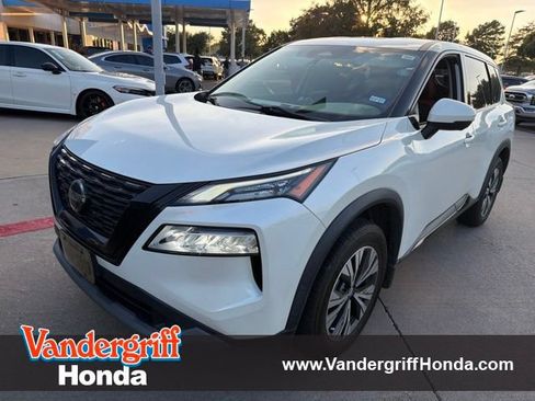 Used 2021 Nissan Rogue SV FWD image 1