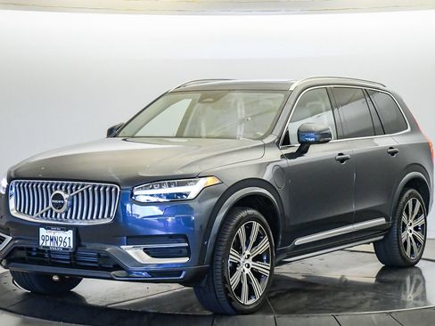 Certified 2025 Volvo XC90 T8 Ultra w/ Protection Package Premier AWD/4WD image 2