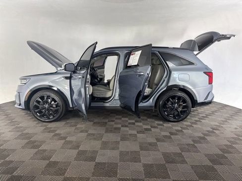 Used 2022 Kia Sorento SX image 11