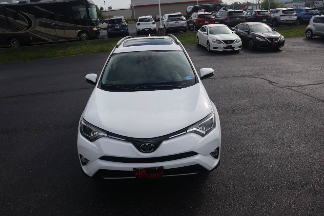 Used 2017 Toyota RAV4 XLE AWD/4WD image 3