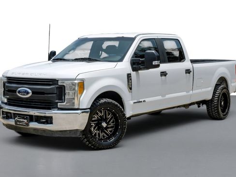 Used 2017 Ford F350 XL w/ Power Equipment Group RWD image 4