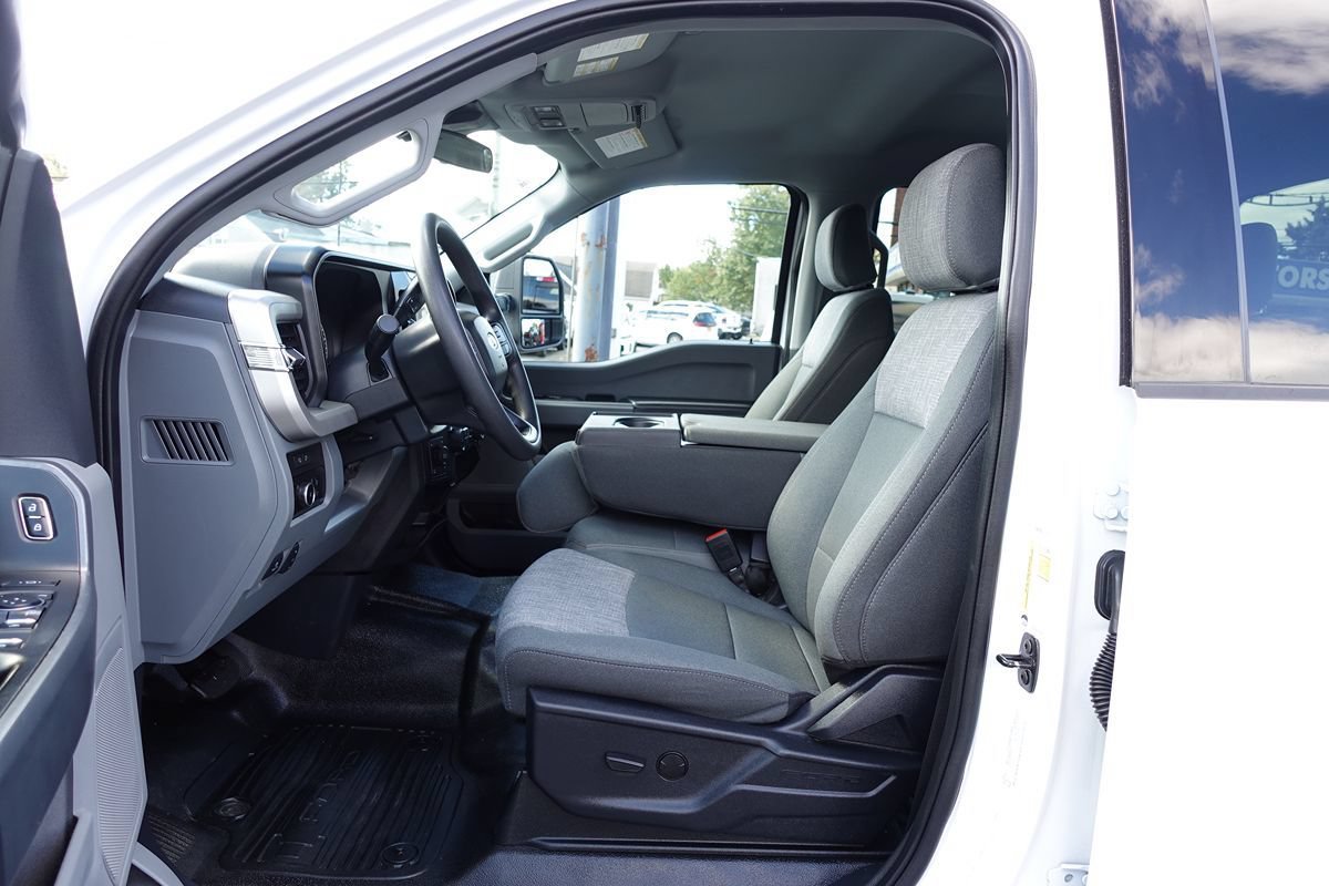 Used 2024 Ford F350 XLT w/ FX4 Off-Road Package AWD/4WD image 17