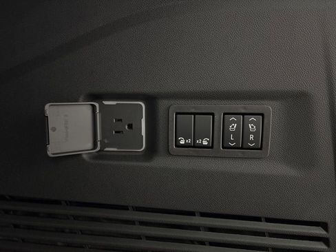 New 2026 Chevrolet Suburban High Country AWD/4WD image 38