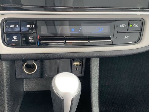 Used 2017 Toyota Corolla LE FWD image 22
