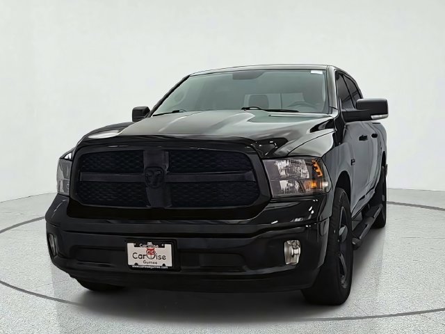 Used 2019 RAM 1500 Classic SLT w/ Black Appearance Group AWD/4WD image 8