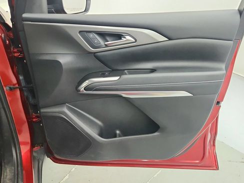 Used 2024 Chevrolet Traverse LT w/ LPO, Floor Liner Package FWD image 28
