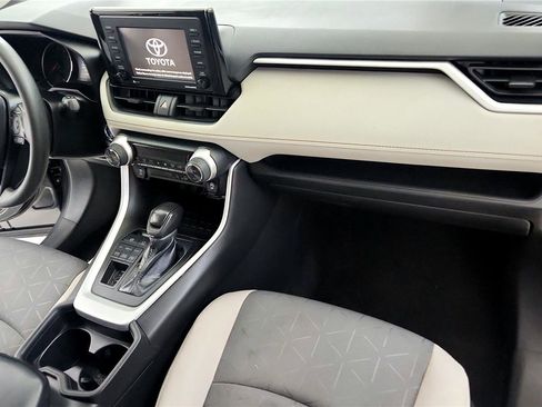 Certified 2021 Toyota RAV4 XLE image 24