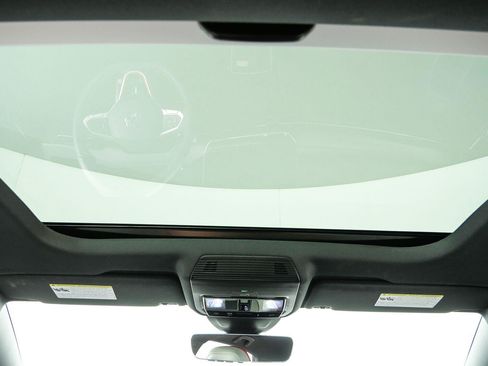 Used 2025 Volkswagen GTI SE FWD image 21