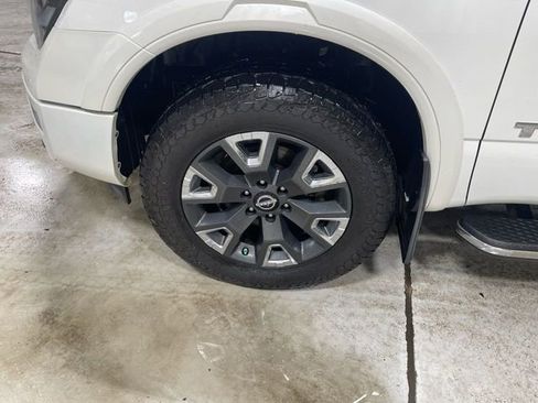 Used 2023 Nissan Titan Platinum Reserve w/ Moonroof Package AWD/4WD image 10