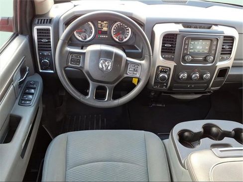 Used 2019 RAM 1500 Classic SLT image 8