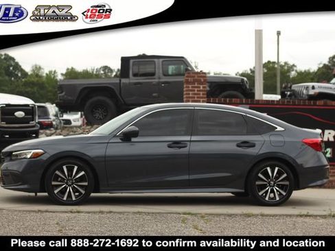 Used 2023 Honda Civic EX image 4