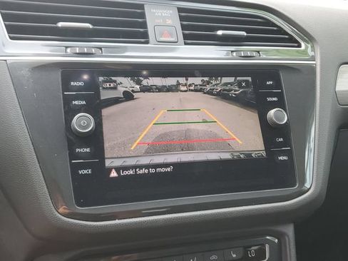 Used 2021 Volkswagen Tiguan SE AWD/4WD image 25