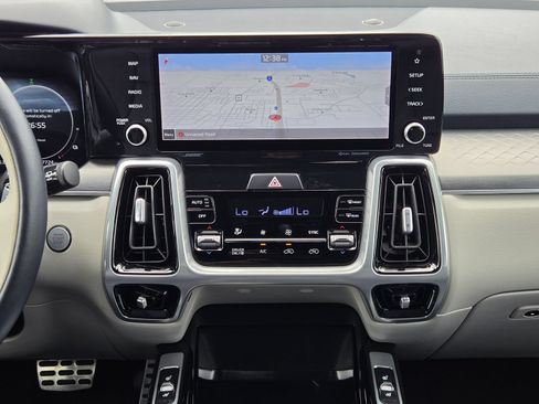 Used 2022 Kia Sorento SX Prestige w/ Panoramic Sunroof Package AWD/4WD image 21