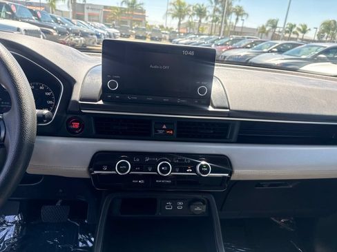 Used 2024 Honda Pilot LX image 18
