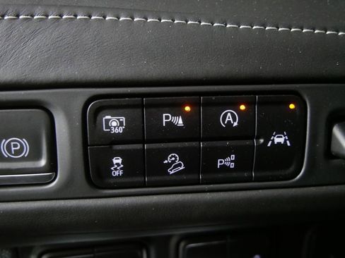 Used 2023 GMC Yukon Denali Ultimate AWD/4WD image 21