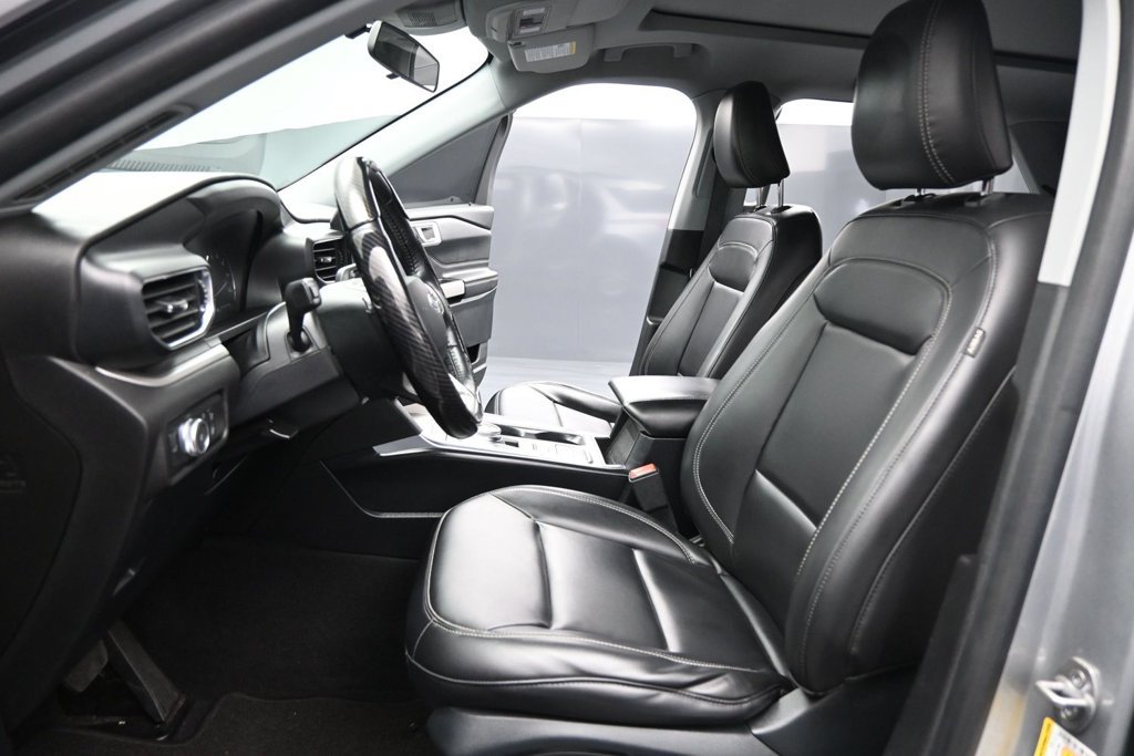 Used 2021 Ford Explorer XLT w/ Equipment Group 202A RWD image 9