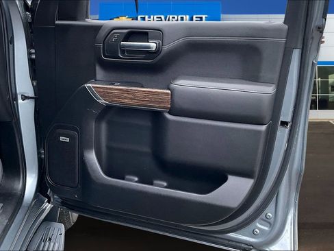 Used 2019 Chevrolet Silverado 1500 High Country w/ Technology Package AWD/4WD image 29