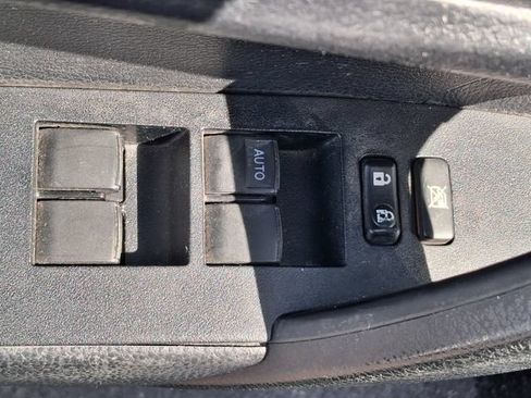 Used 2014 Toyota Corolla L FWD image 16