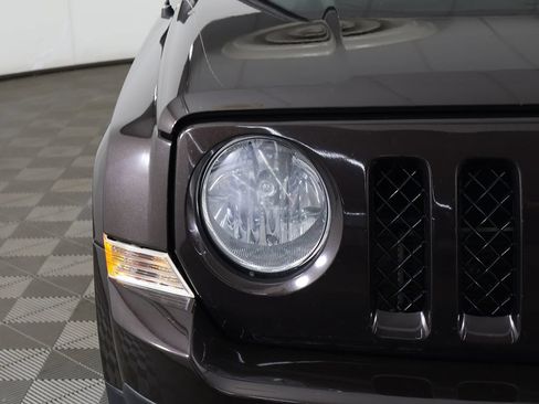 Used 2014 Jeep Patriot Latitude AWD/4WD image 10