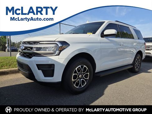 Used 2023 Ford Expedition XLT RWD image 1