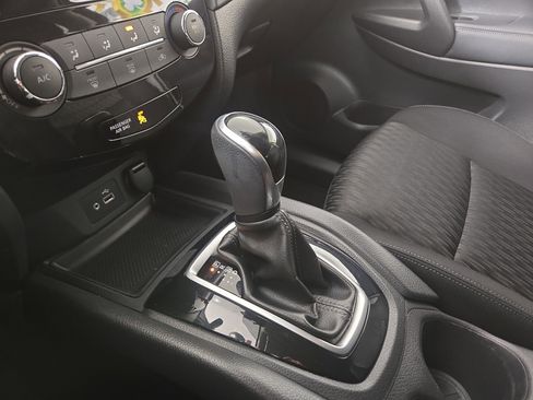 Used 2020 Nissan Rogue S w/ Special Edition Package image 22