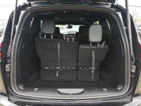 New 2026 Chrysler Pacifica Select image 5