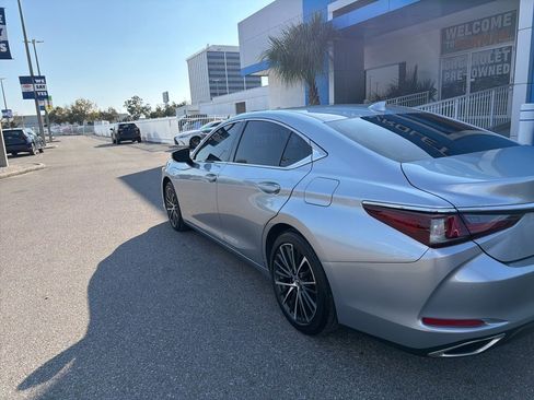 Used 2024 Lexus ES 350 w/ Premium Package image 8