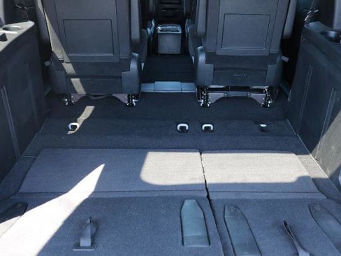 Used 2017 Dodge Grand Caravan SE FWD image 21